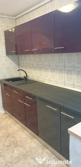 Apartament cu 3 camere decomandat în Dristor