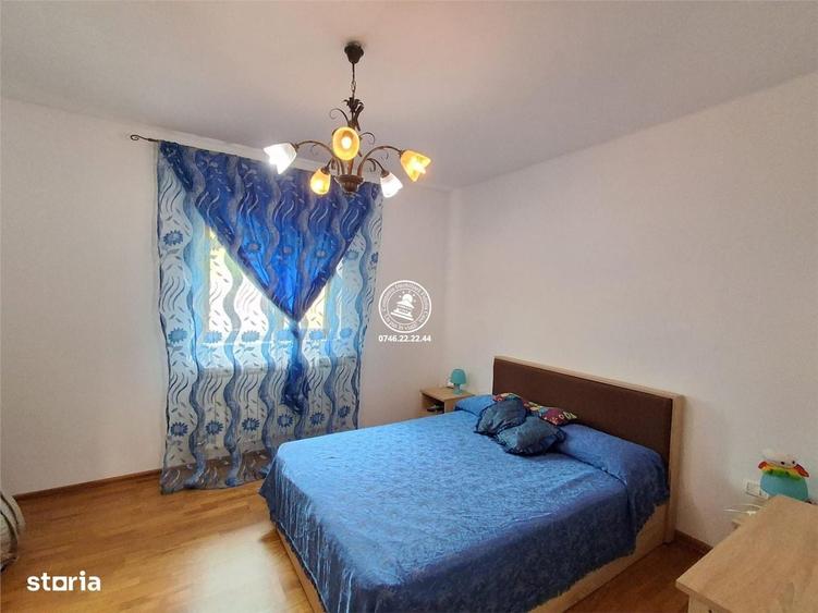 Casă cu 4 camere în Breazu