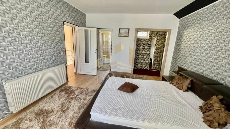 Casă individuală cu 6 camere cu Teren 1000 Mp în Zorilor