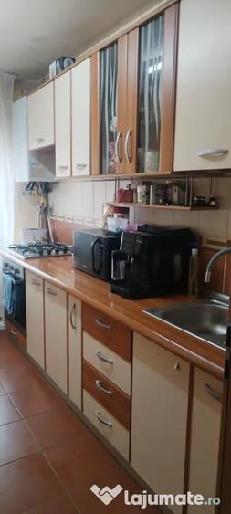 Apartament cu 3 camere nedecomandat în Central