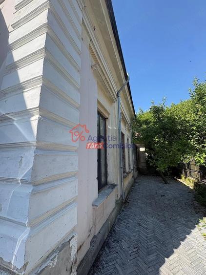 Casă cu 16 camere cu Teren 1116 Mp în Copou