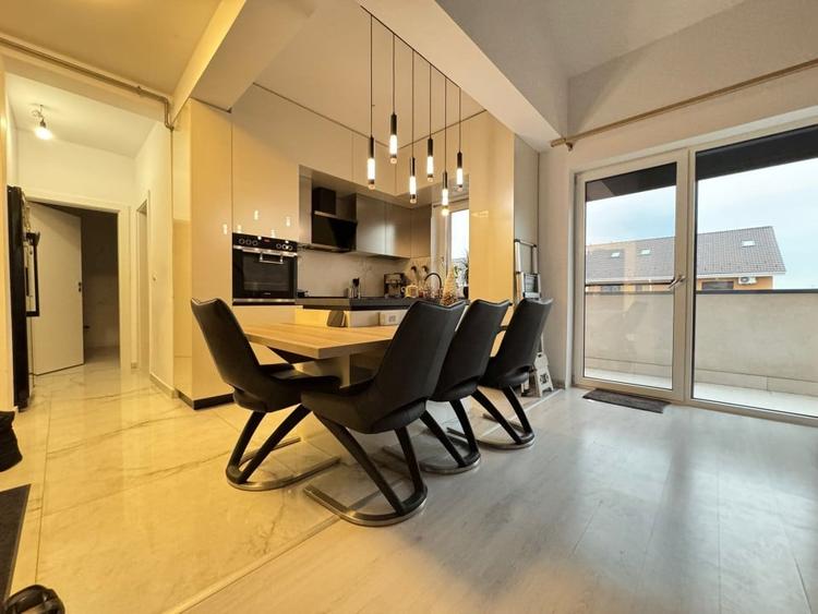 Apartament cu 3 camere decomandat, mobilat în Giroc