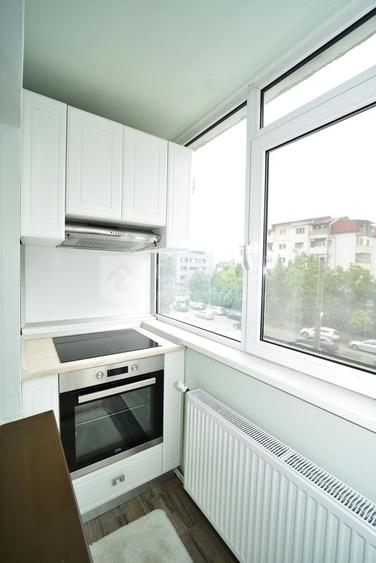 Apartament cu 3 camere semidecomandat, mobilat în Păcurari