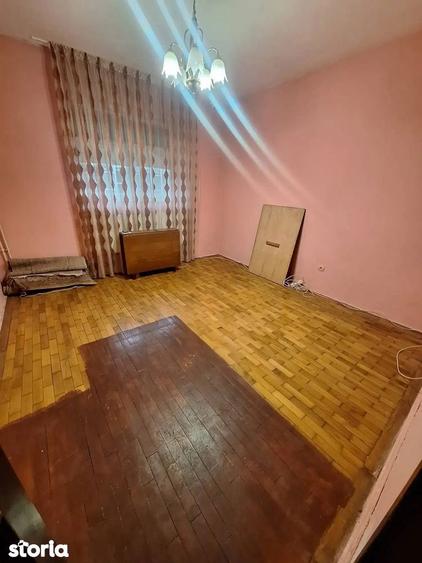 Casa cu teren ideala pentru spa?ii comerciale / birouri Sector 4 - 2