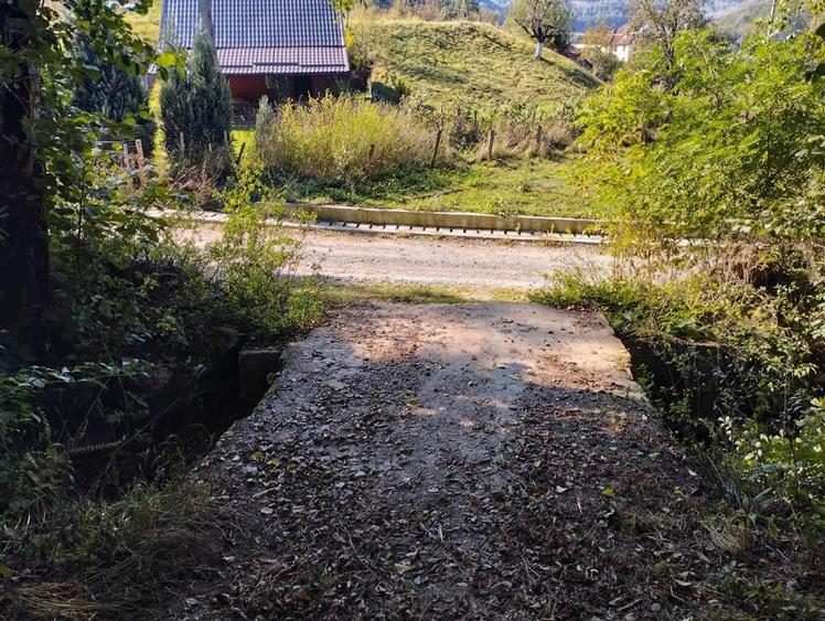 Teren intravilan de 1050 mp, în Bulz
