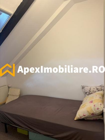 Apartament cu 3 camere semidecomandat în Ozana