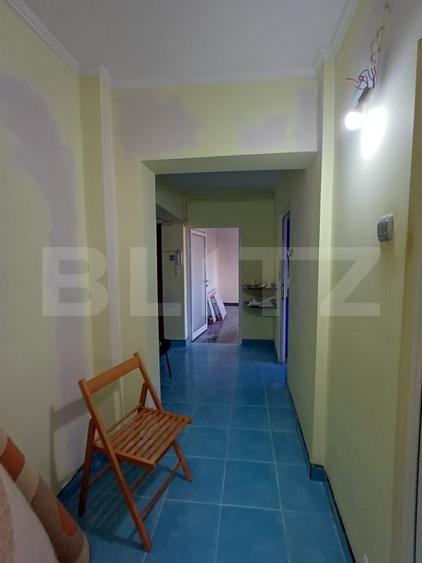 Apartament cu 3 camere semidecomandat, mobilat în Câmpia Turzii