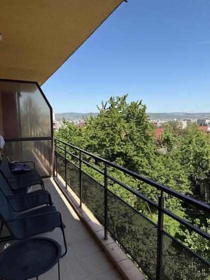 Apartament cu 3 camere în Andrei Mureșanu