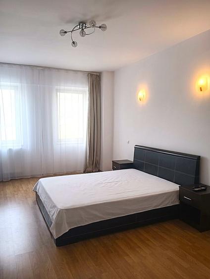 Apartament cu 3 camere în P-ța Unirii