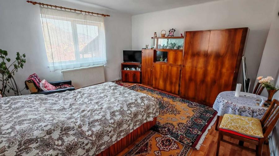 Casă cu 4 camere în Central