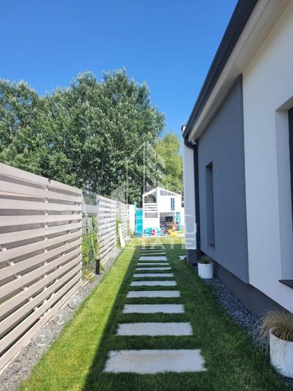 Casă individuală cu 4 camere cu Canalizare în Moșnița Nouă