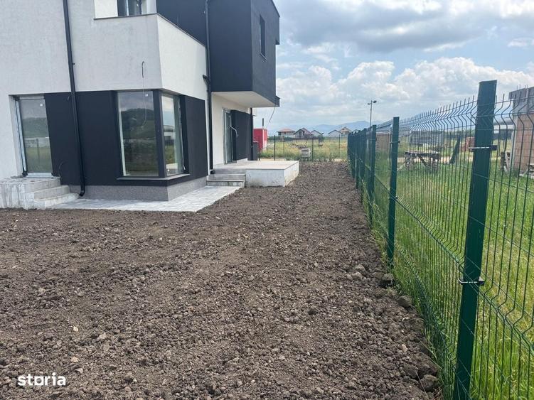 Casă cu 4 camere cu Teren 500 Mp în Sânpetru