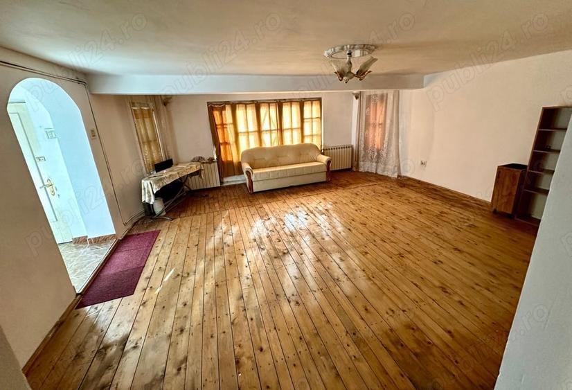 Casă cu 4 camere cu Teren 667 Mp în Central
