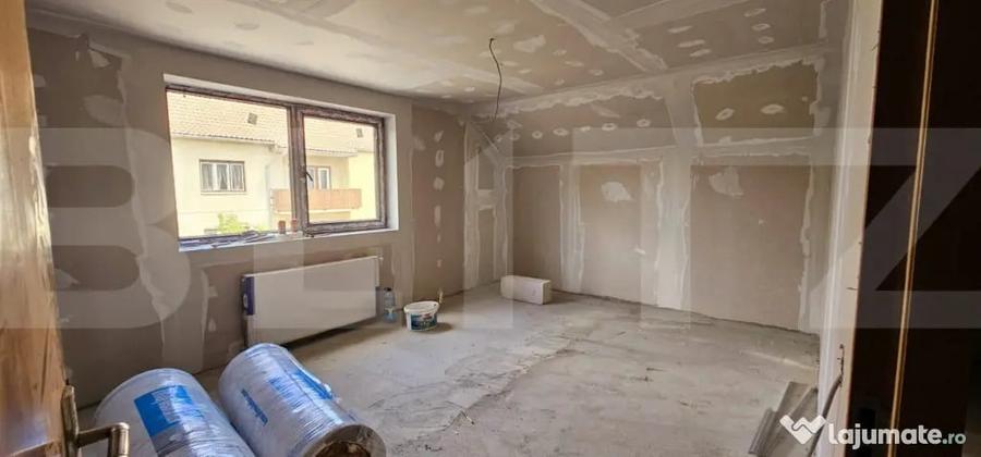 Casă cu 7 camere cu Teren 590 Mp în Semicentral