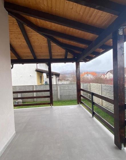 Casă individuală cu 4 camere cu Teren 200 Mp în Cetate