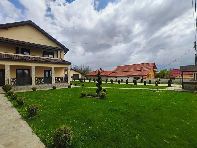 Casă cu Teren 2775 Mp în Crasna