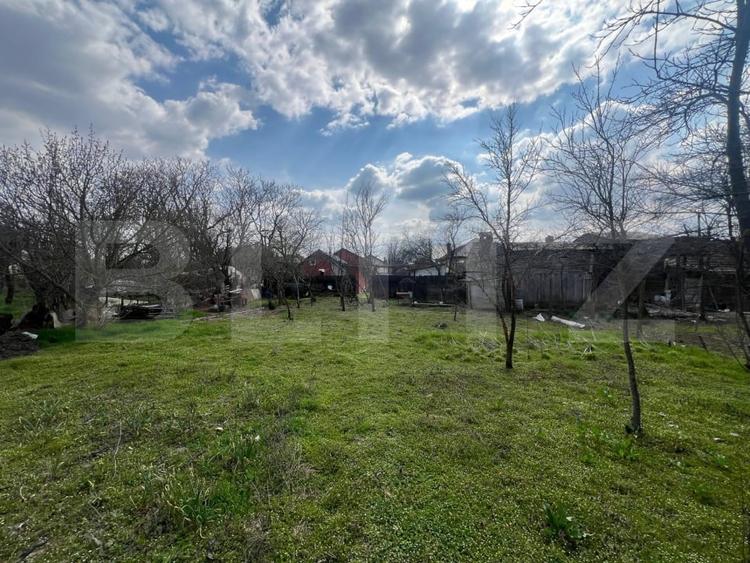 Casă individuală cu 4 camere cu Canalizare în Rovine