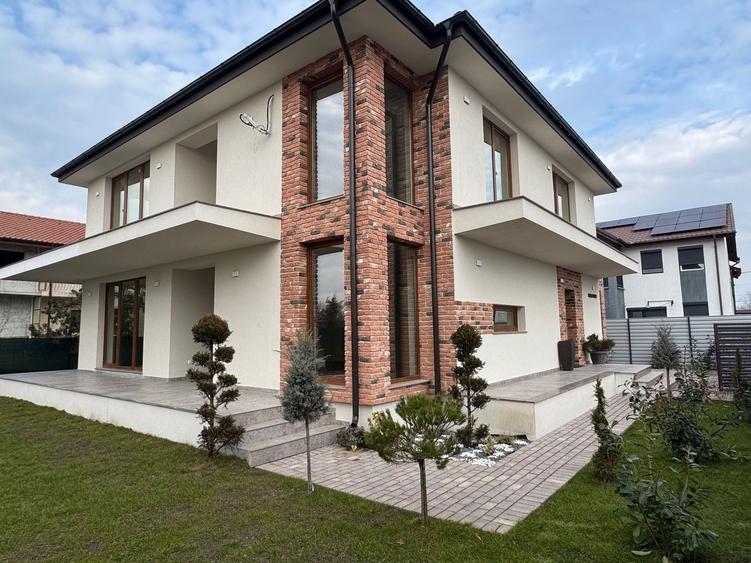 Casă individuală cu 5 camere cu Canalizare în Balotești