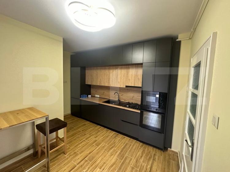 Apartament cu 4 camere decomandat în Titulescu