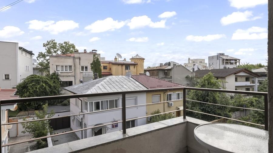 Apartament cu 3 camere decomandat, mobilat în Primăverii