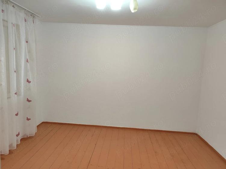 Casă cu 2 camere cu Teren 686 Mp în Central
