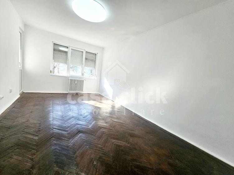 Apartament cu 3 camere decomandat în Central