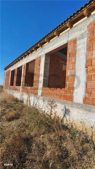 Casă cu 3 camere în Sântandrei