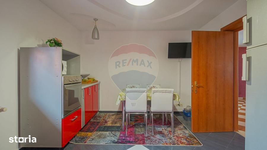 Casă cu 7 camere cu Teren 300 Mp în Central