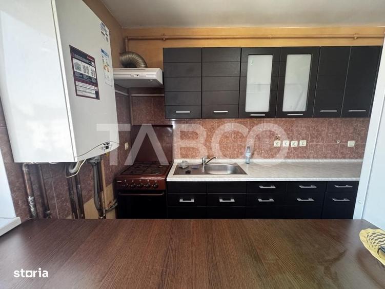 Apartament cu 4 camere decomandat în Vasile Aaron