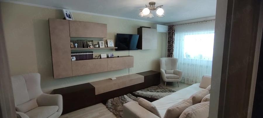 Apartament cu 3 camere decomandat în Tomești