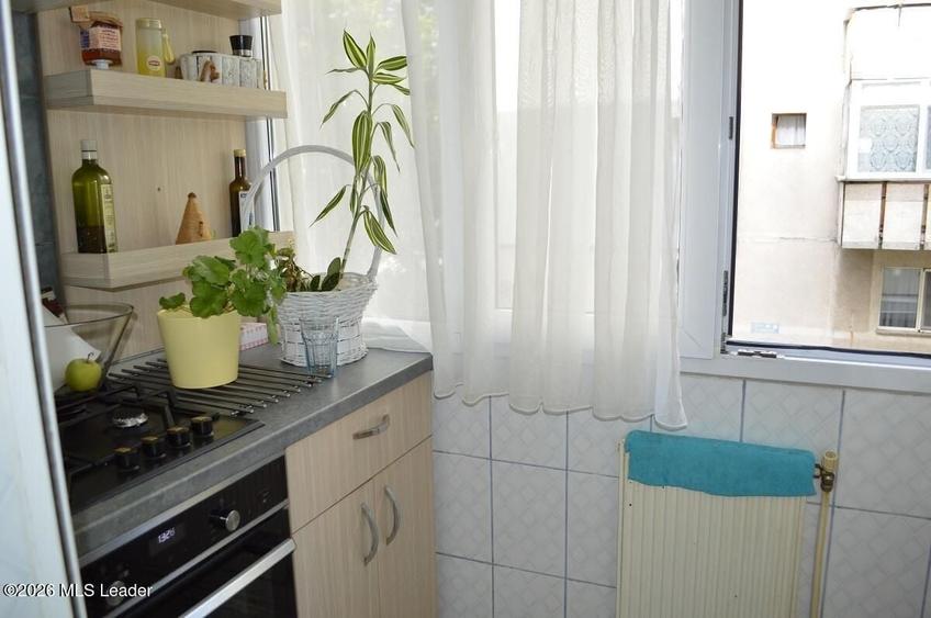 Apartament cu 3 camere decomandat, mobilat în Popa Șapcă