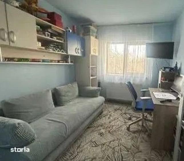 Casă cu 4 camere decomandat cu Teren 688 Mp în Unirii