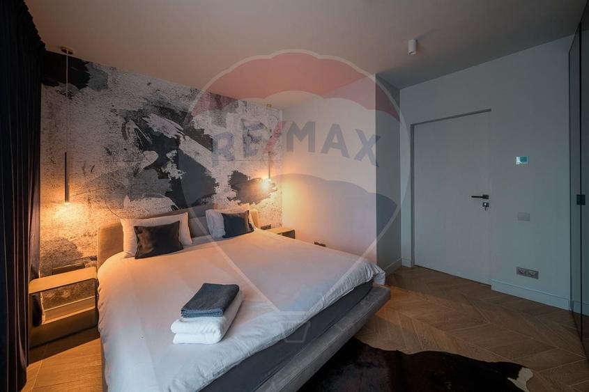 Penthouse cu 3 camere, mobilat în Bună Ziua