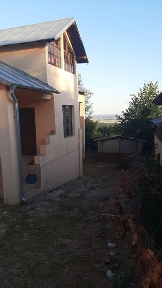 Casă cu 6 camere cu Teren 1300 Mp în Seciu