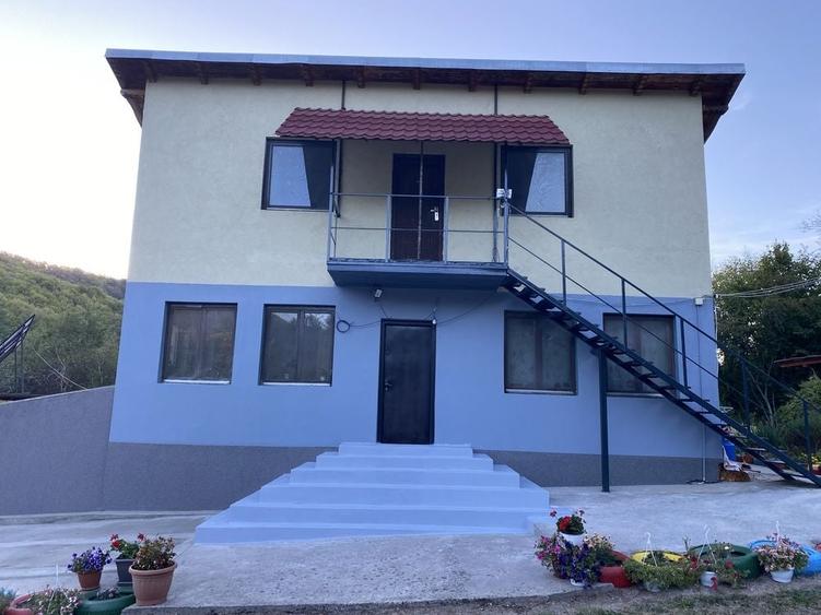 Casă cu 4 camere în Lunca