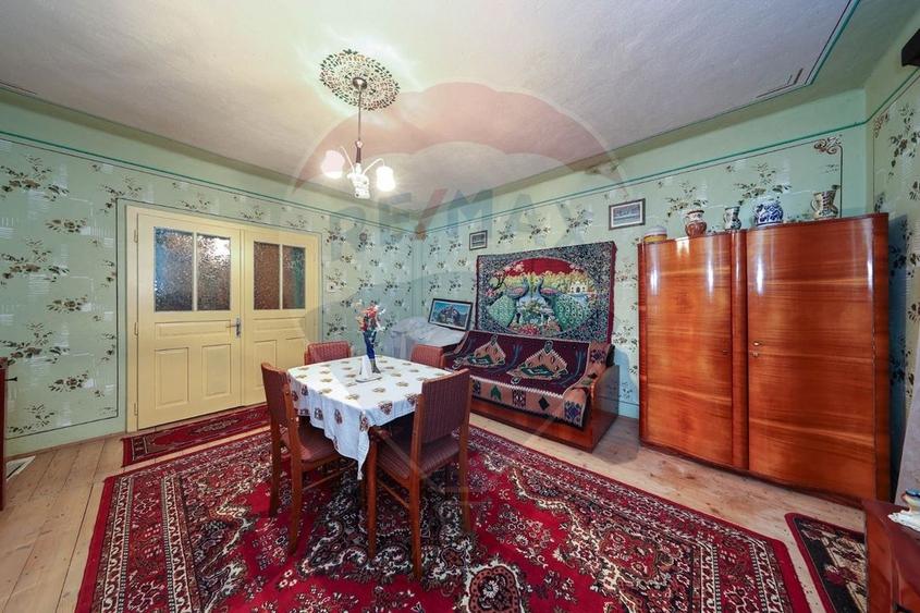 Casă cu 5 camere cu Teren 396 Mp în Ungra