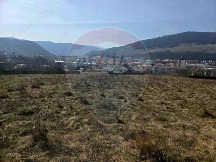Teren de 2606 mp, în Calea Romanului
