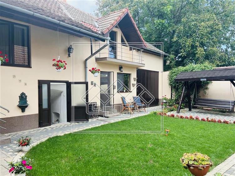 Casă individuală cu 4 camere cu Canalizare în Apoldu de Jos