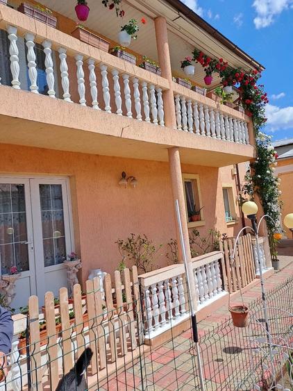 Casă cu 4 camere cu Teren 466 Mp în Central