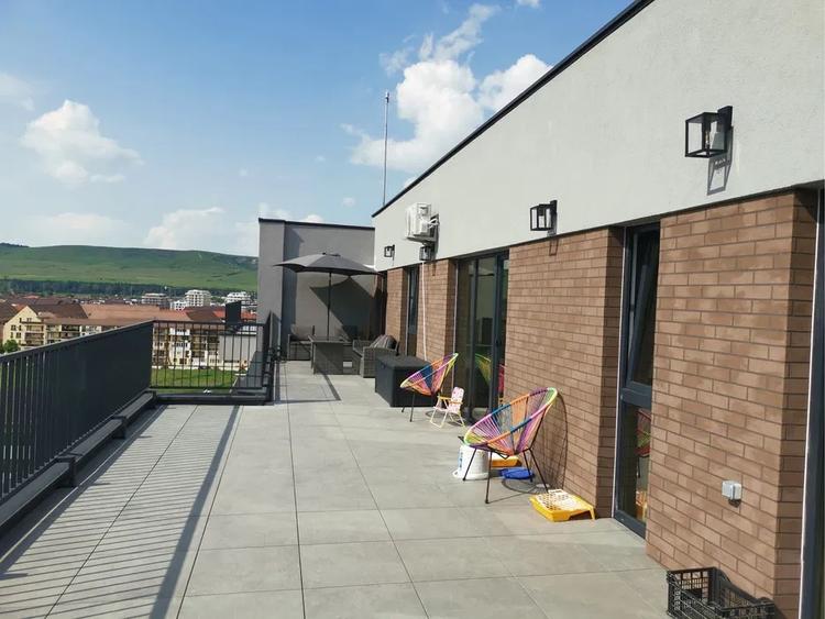 Apartament 4 camere, 105 mp + 50 mp terasa Floresti - 1