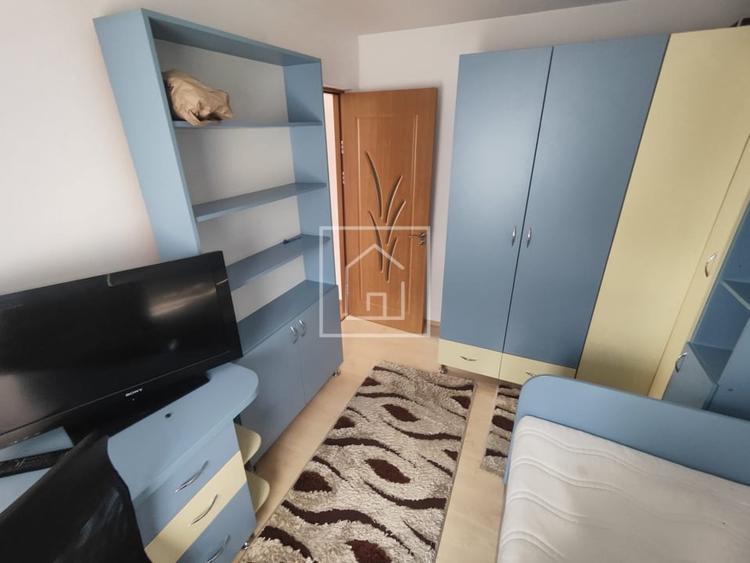 Duplex cu 4 camere cu Canalizare în Tineretului