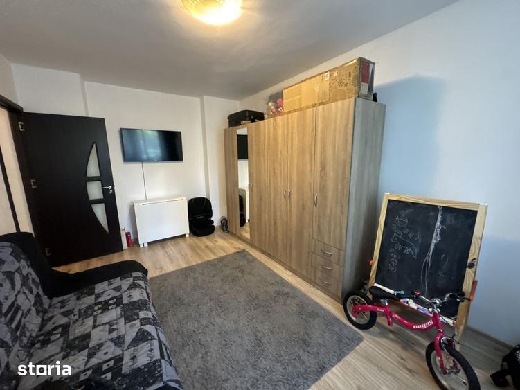 Apartament cu 3 camere decomandat, mobilat în Gara de Nord