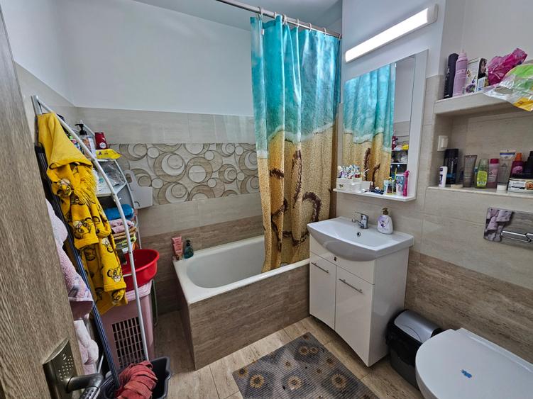 Apartament cu 3 camere decomandat în Șagului