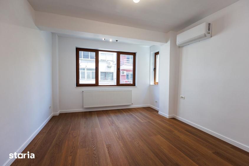 Apartament cu 3 camere decomandat în Primăverii