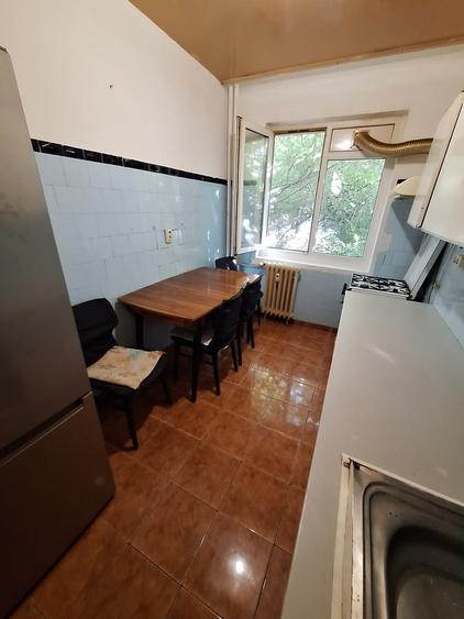 Apartament cu 2 camere decomandat în Titan