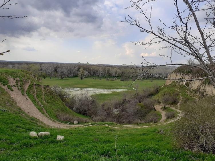 Teren de 3000 mp, în Ciulnița