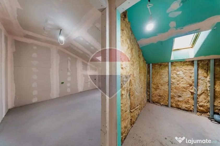 Casă cu 5 camere cu Teren 403 Mp în Central