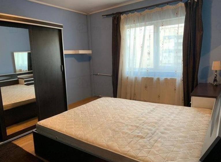 Apartament cu 3 camere decomandat în Vitan