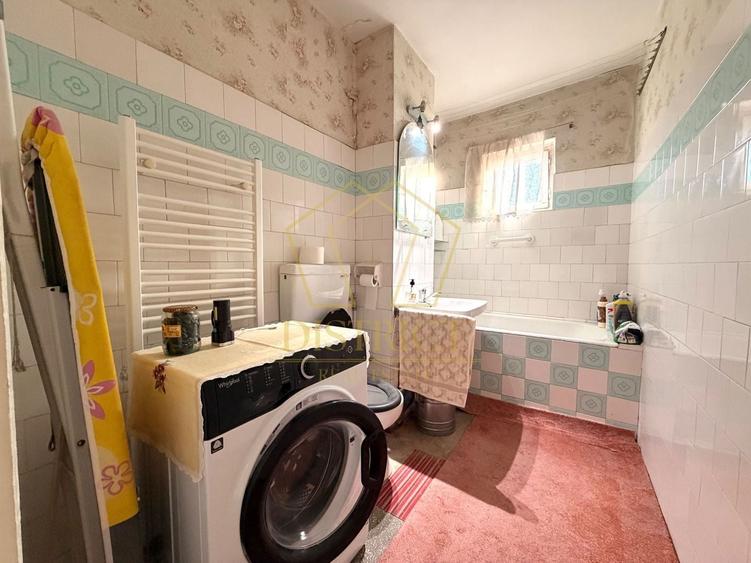 Apartament cu 3 camere decomandat în Buziașului