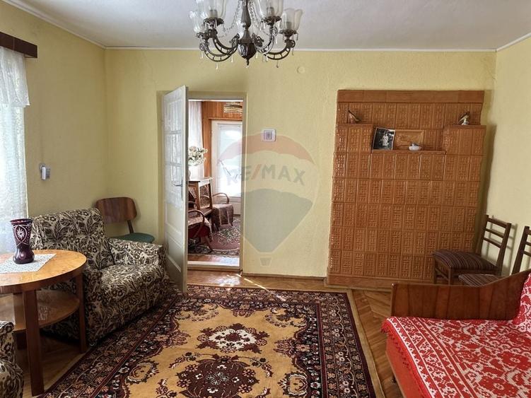 Casă individuală cu 3 camere cu Teren 1045 Mp în Piatra Șoimului